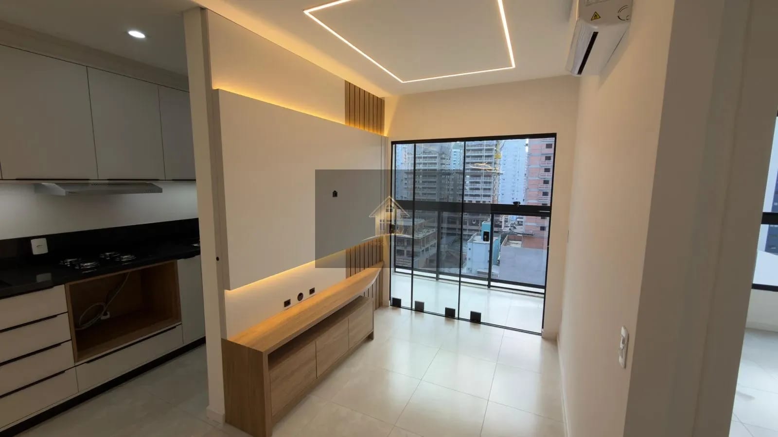 Apartamento semimobiliado novo, em Itapema/SC...Oportunidade!